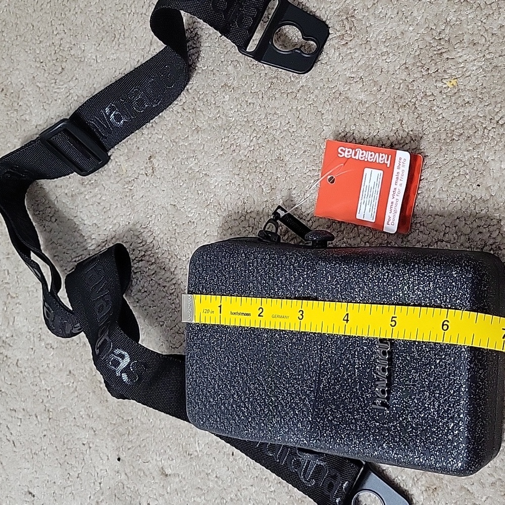 Havaianas Gray Camera Case with Strap - Picture 6 of 6